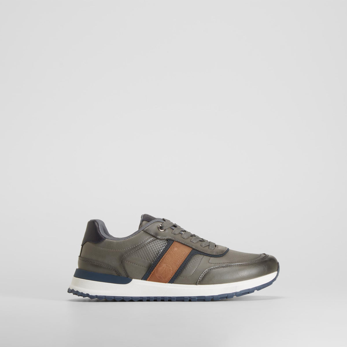Zapatilla deportiva retro jogger gris SENDA ROAD