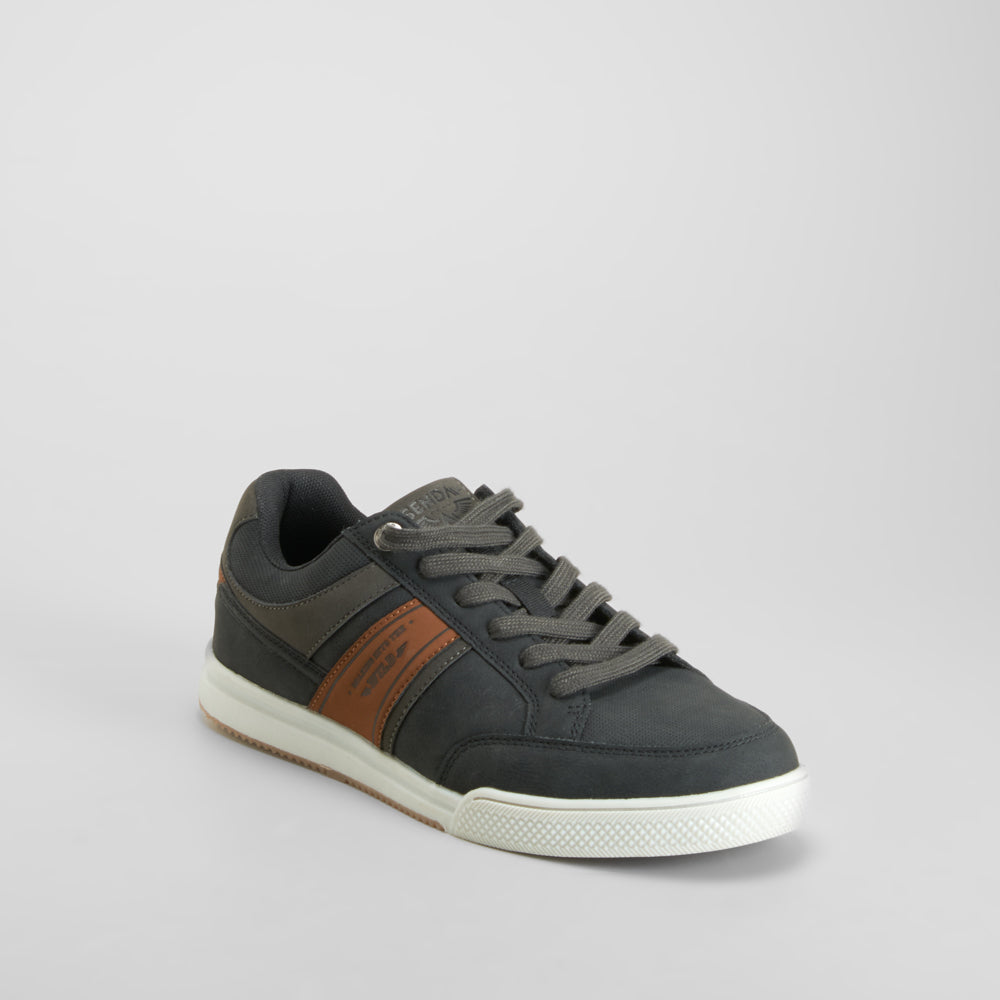 Zapatilla urbana negra SENDA ROAD