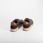 Zapatilla deportiva casual marrón XTI