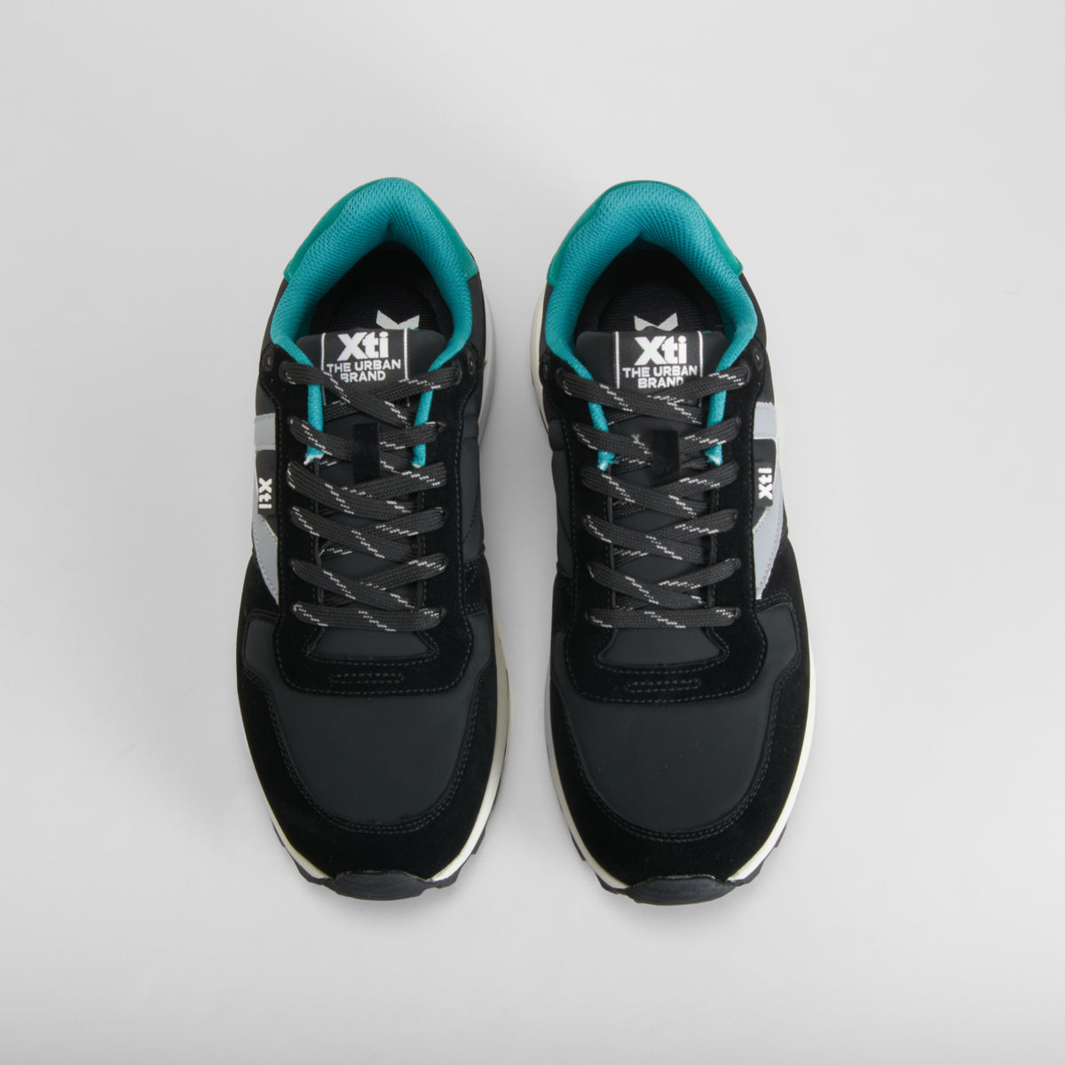 Zapatilla retro jogging cruz negro XTI