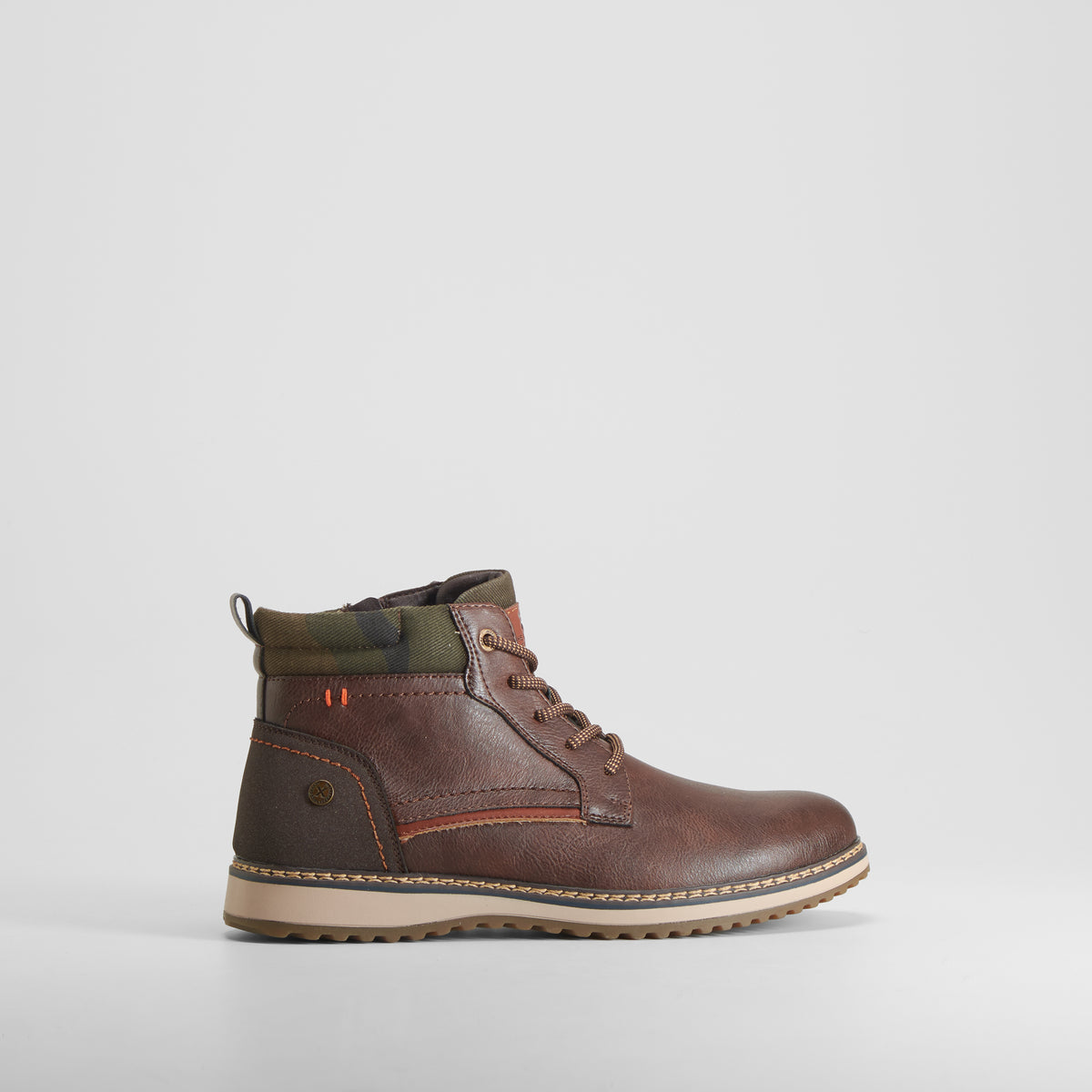 Bota cordones marrón XTI