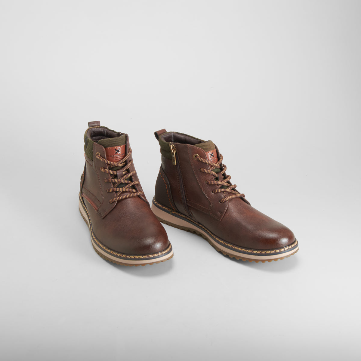 Bota cordones marrón XTI