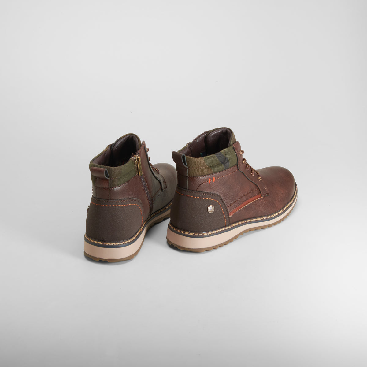 Bota cordones marrón XTI