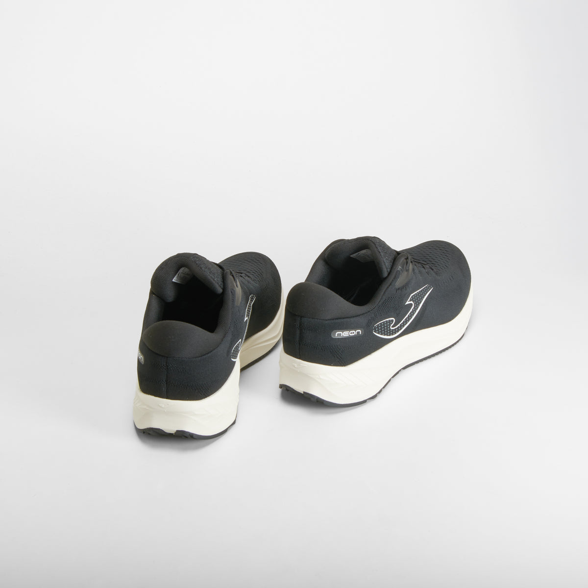Zapatilla deportiva men 2601 negra JOMA