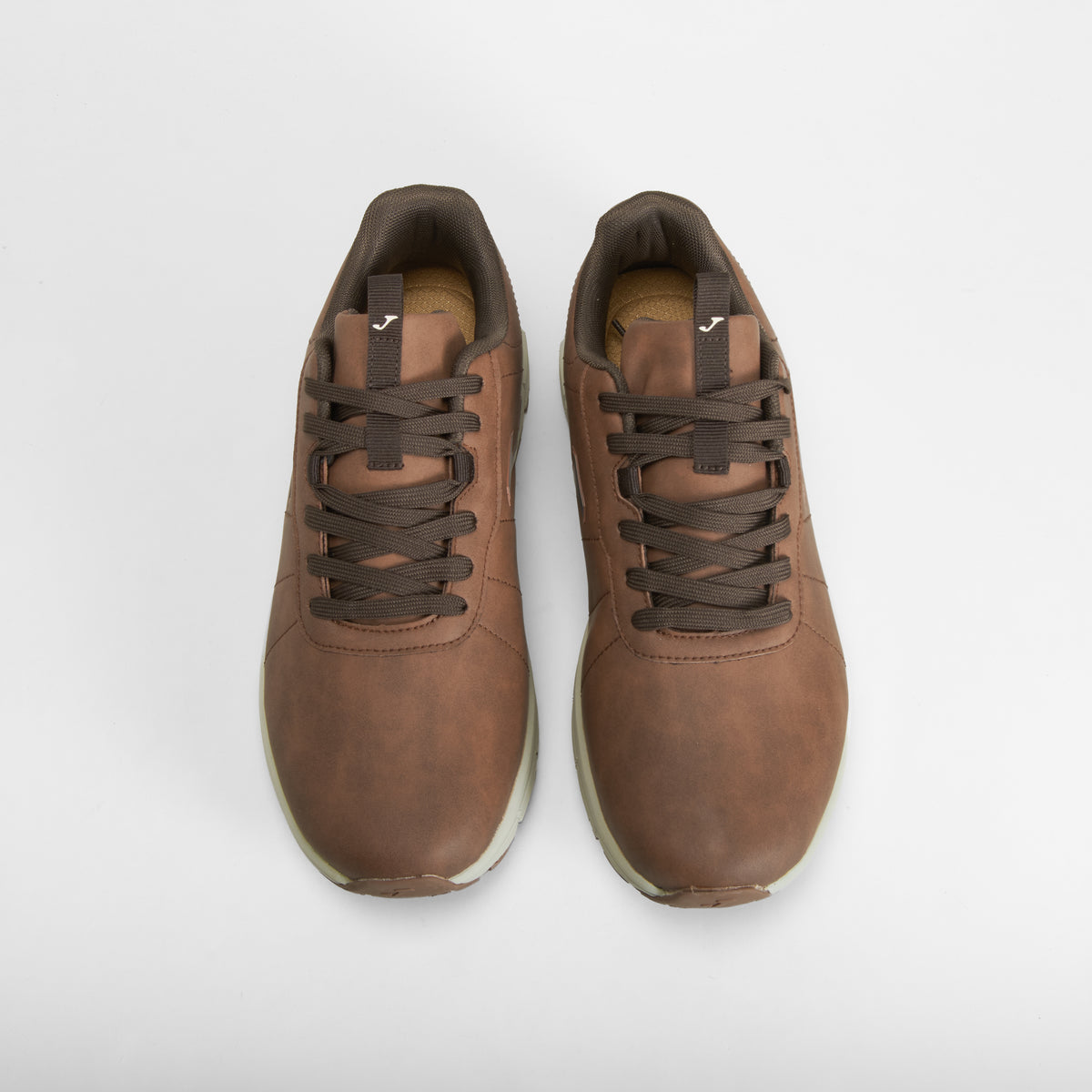 Zapatilla deportiva daily 2624 marrón JOMA