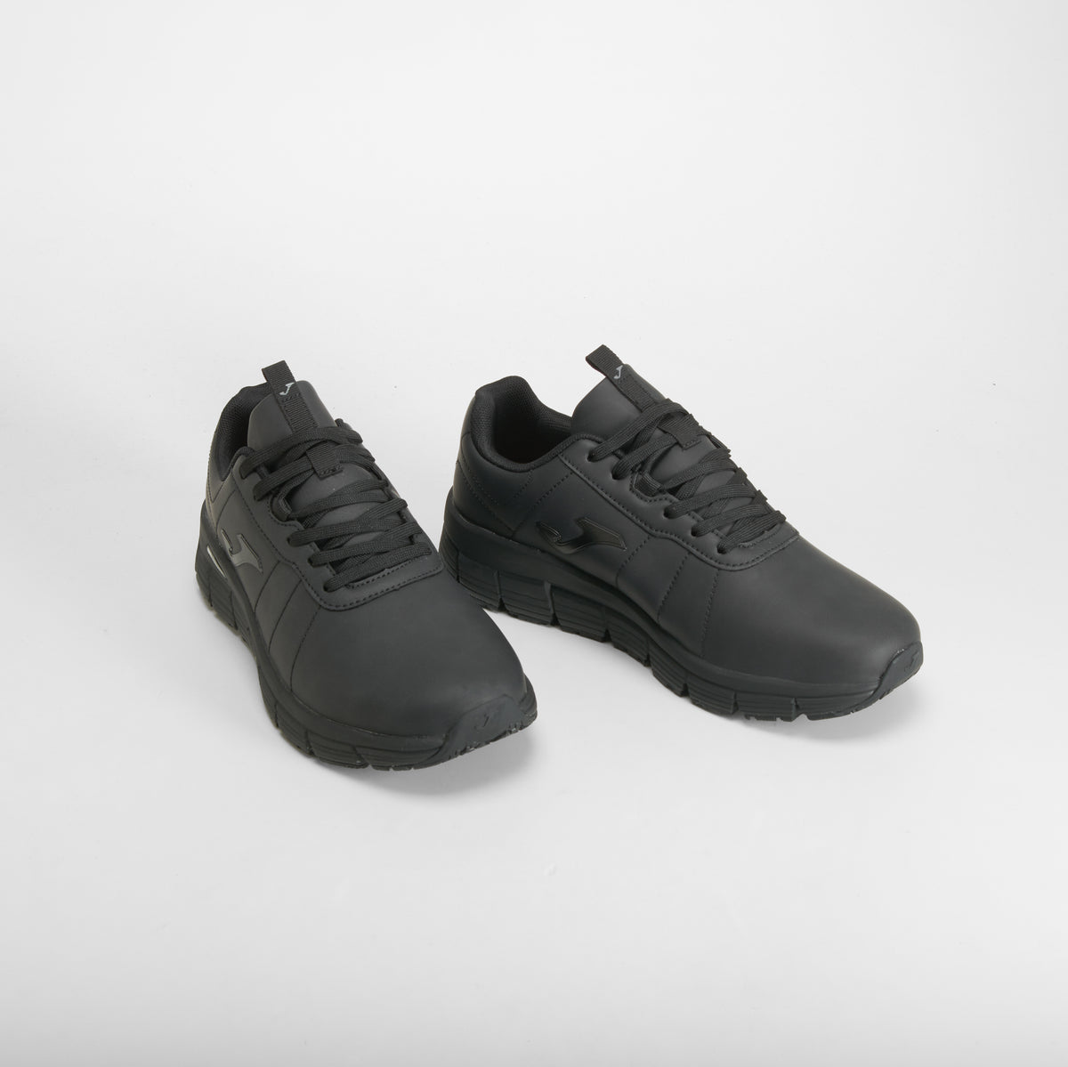 Zapatilla deportiva daily 2601 negro JOMA