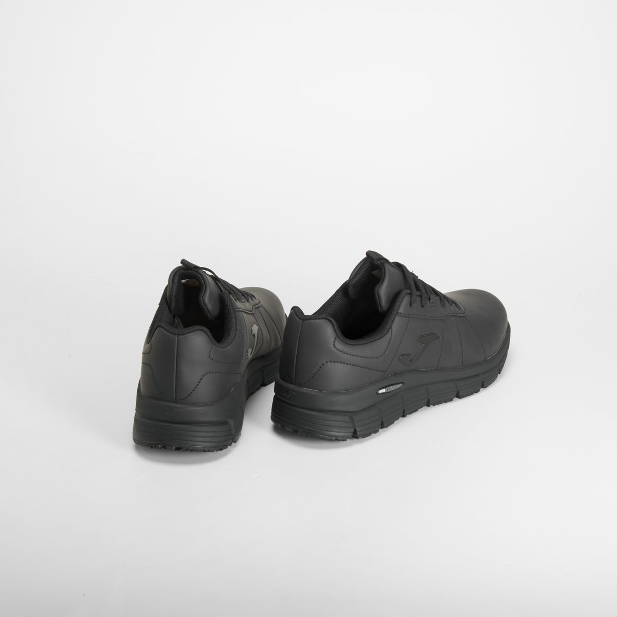 Zapatilla deportiva daily 2601 negro JOMA