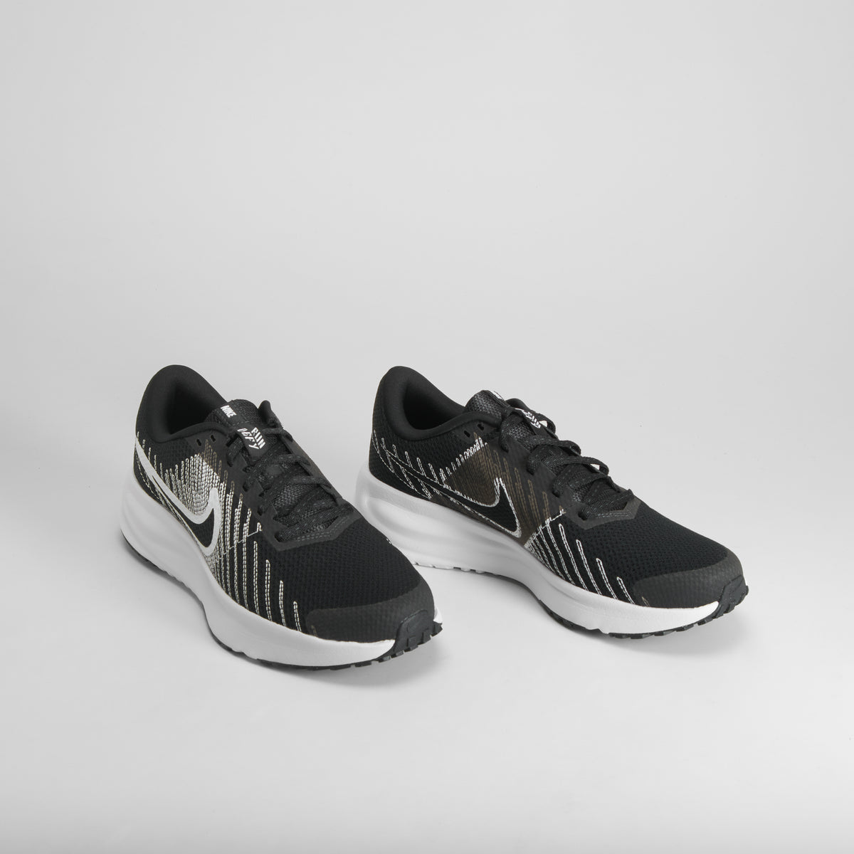 Zapatilla deportiva Run Dely gris NIKE