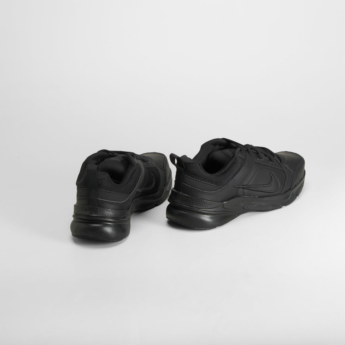 Zapatilla deportiva Defy All Day negra NIKE