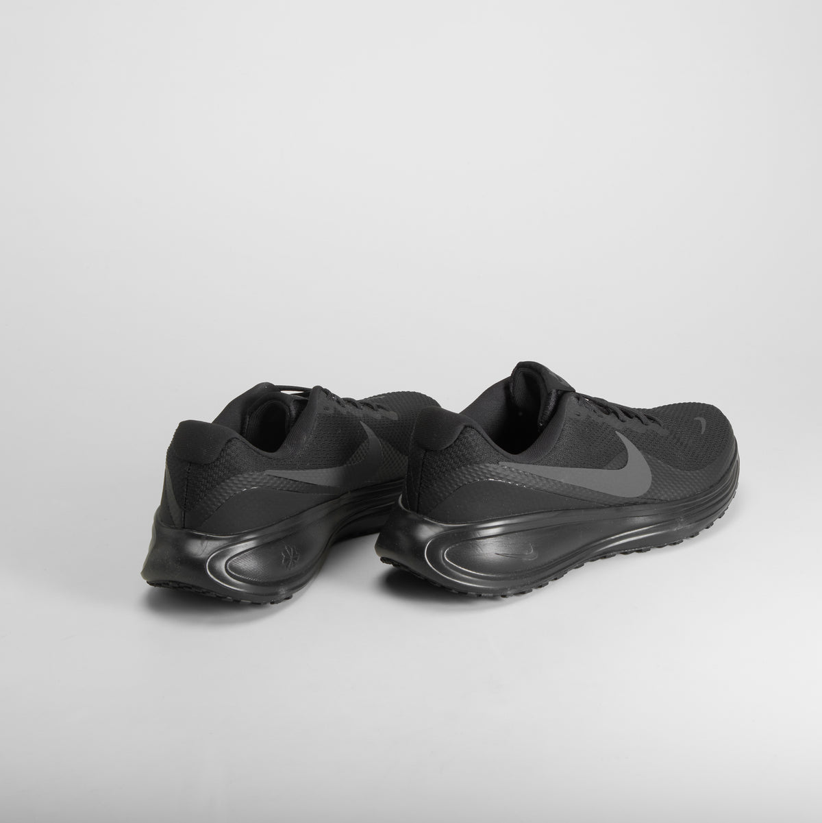 Zapatilla deportiva Revolution 8 total negra NIKE