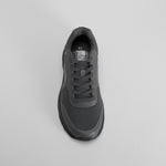 Zapatilla deportiva gris suela negra UTWO