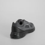 Zapatilla deportiva gris suela negra UTWO
