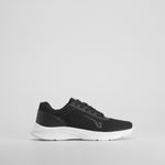 Zapatilla deportiva negra con suela blanca UTWO