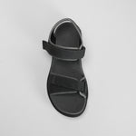Sandalia negra tiras diseño moderno UTWO