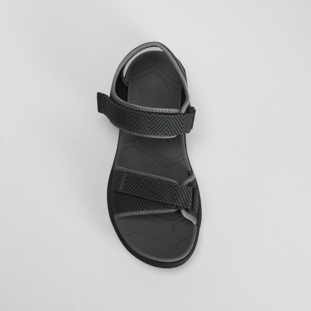 Sandalia negra tiras diseño moderno UTWO