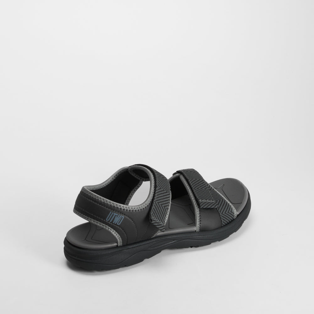 Sandalia negra tiras diseño moderno UTWO