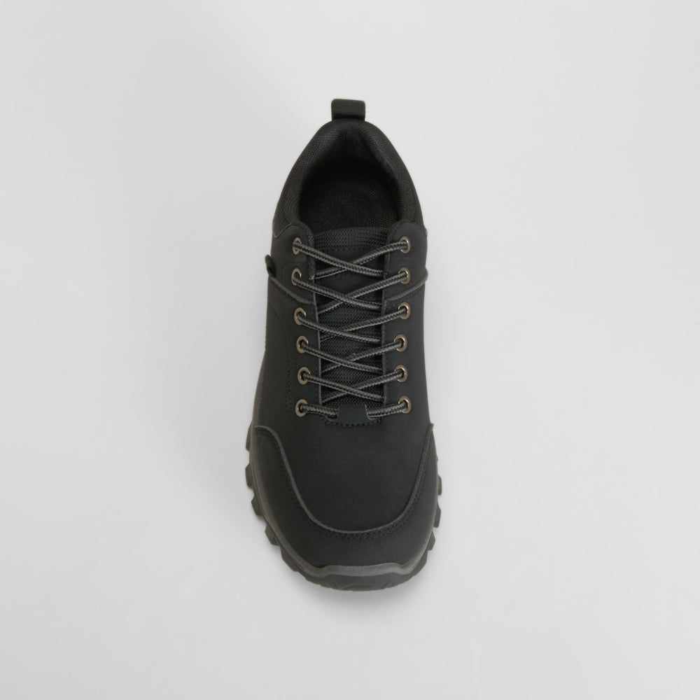 Zapatilla deportiva trekking negra UDOK