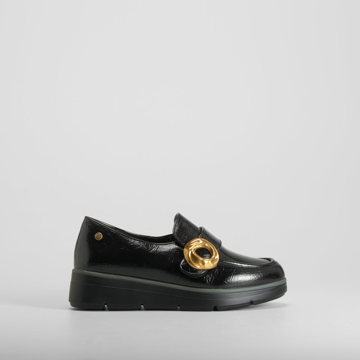 Mocasín cuña adorno dorado negro MYSOFT