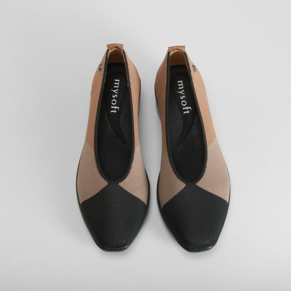 Zapato cuña negro y beige MYSOFT