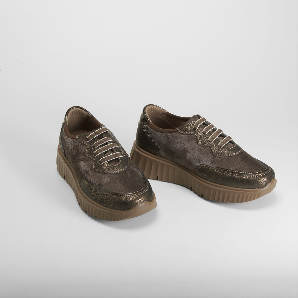 Zapatilla casual elásticos marrón MYSOFT