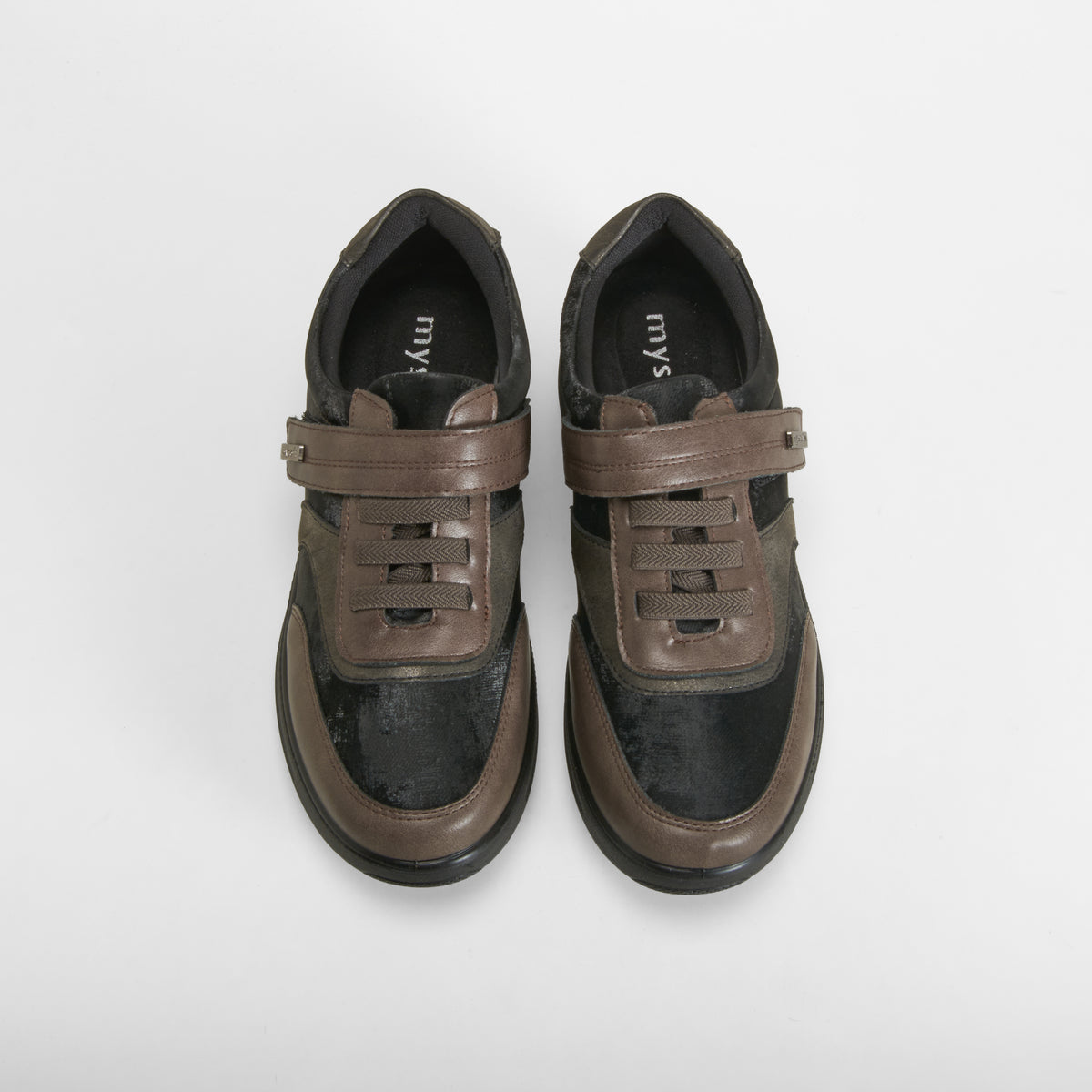 Zapatilla deportiva casual negra MYSOFT