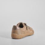 Sneaker barefoot cremallera marrón COMFEET