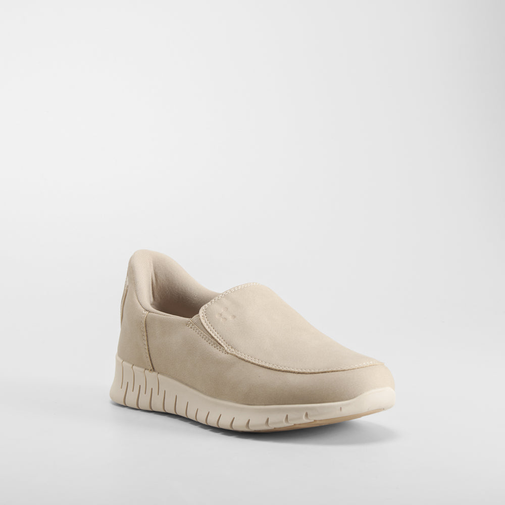 Zapatilla casual slip on beige COMFEET