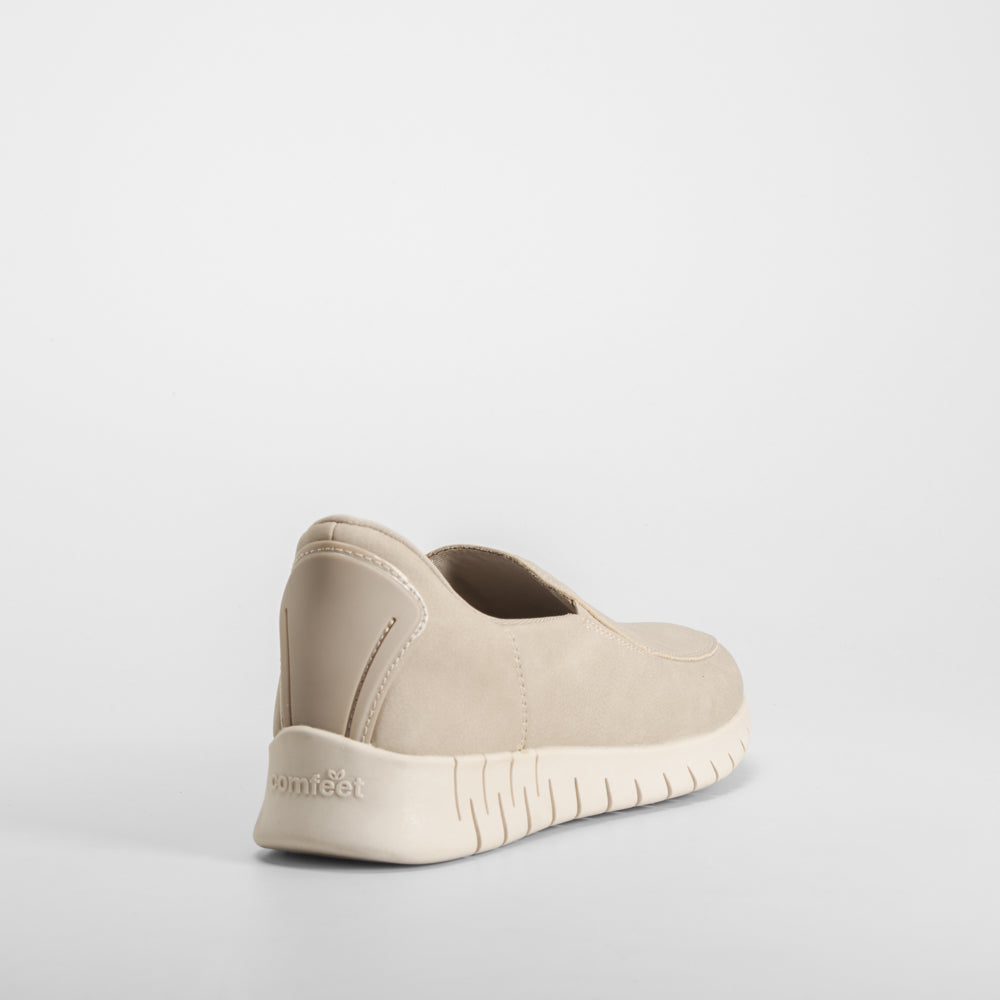 Zapatilla casual slip on beige COMFEET