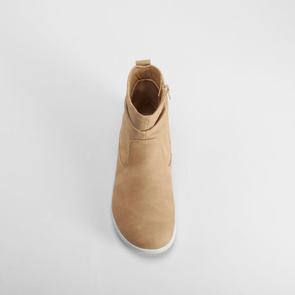 Botín barefoot plisado beige COMFEET