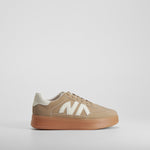Sneaker retro suela caramelo beige NYC