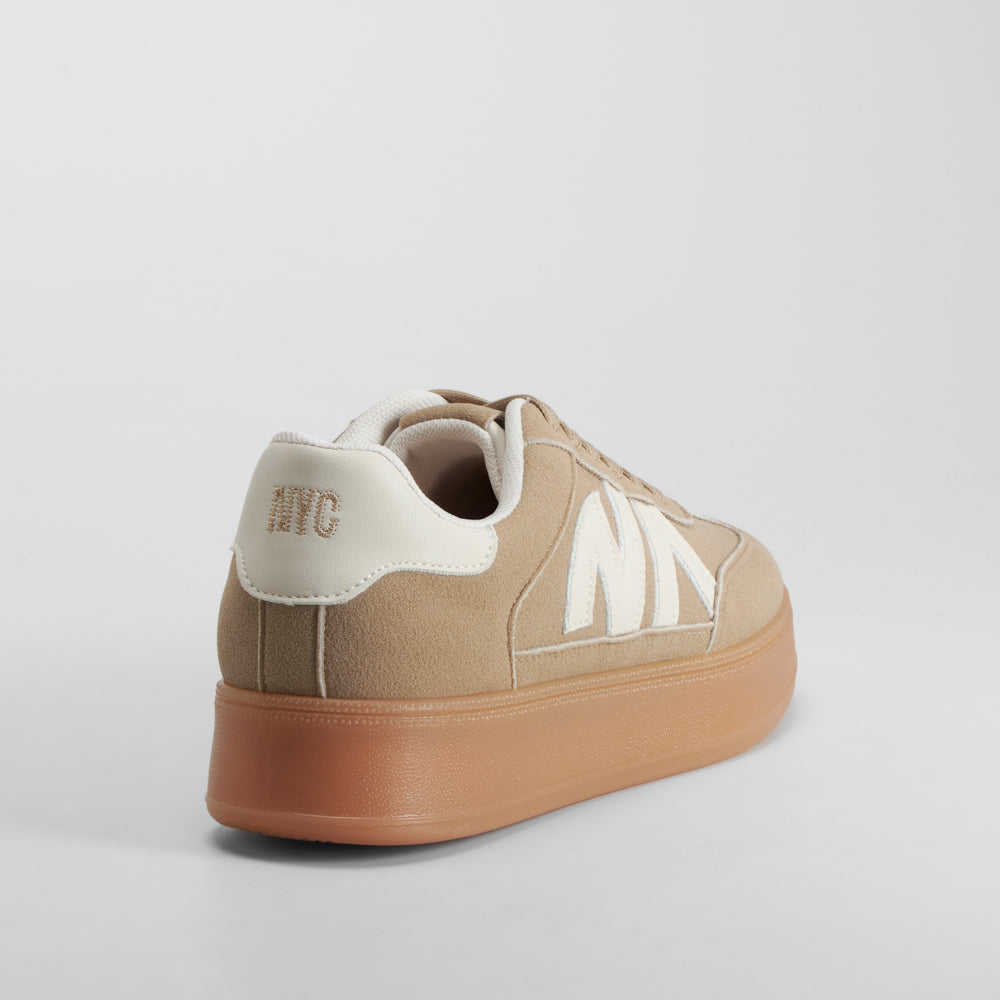 Sneaker retro suela caramelo beige NYC