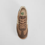 Zapatilla casual detalle líneas marrón NYC