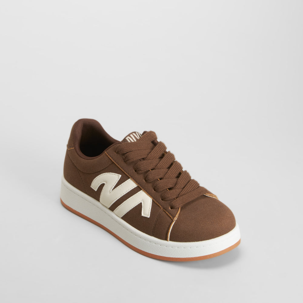 Zapatilla casual marron suela blanca NYC