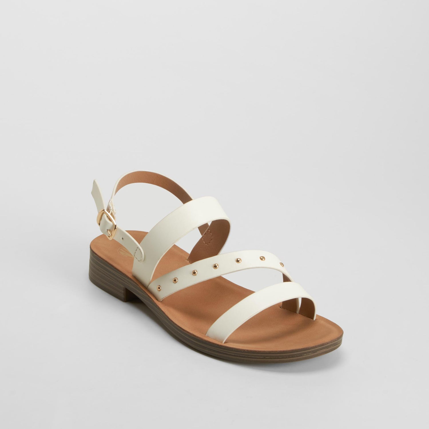 Sandalia plana tachas blanca NYC