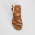Sandalia plana tachas tiras marrón NYC