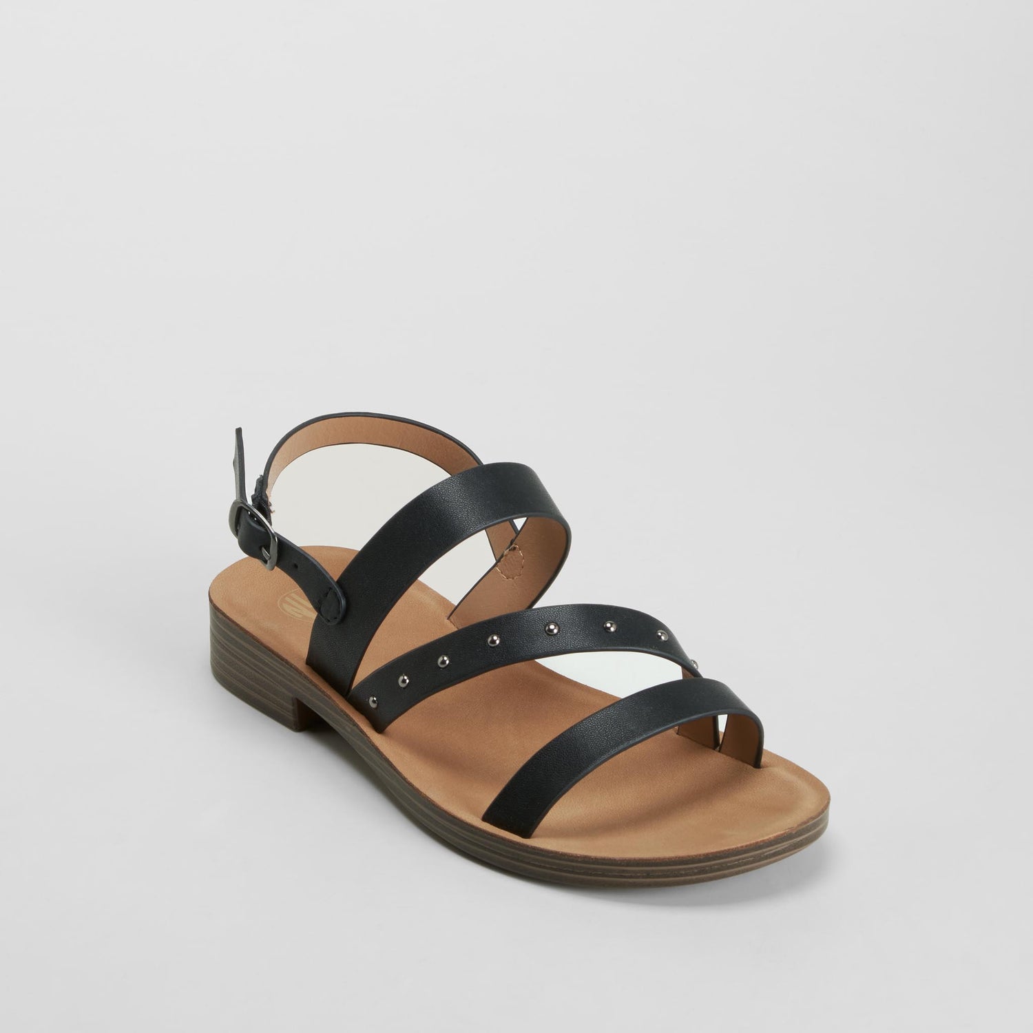 Sandalia plana tiras tachuelas negra NYC