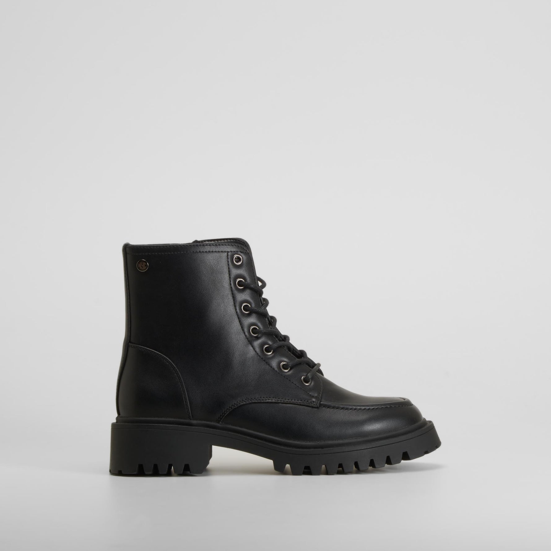Botín acordonado negro NYC
