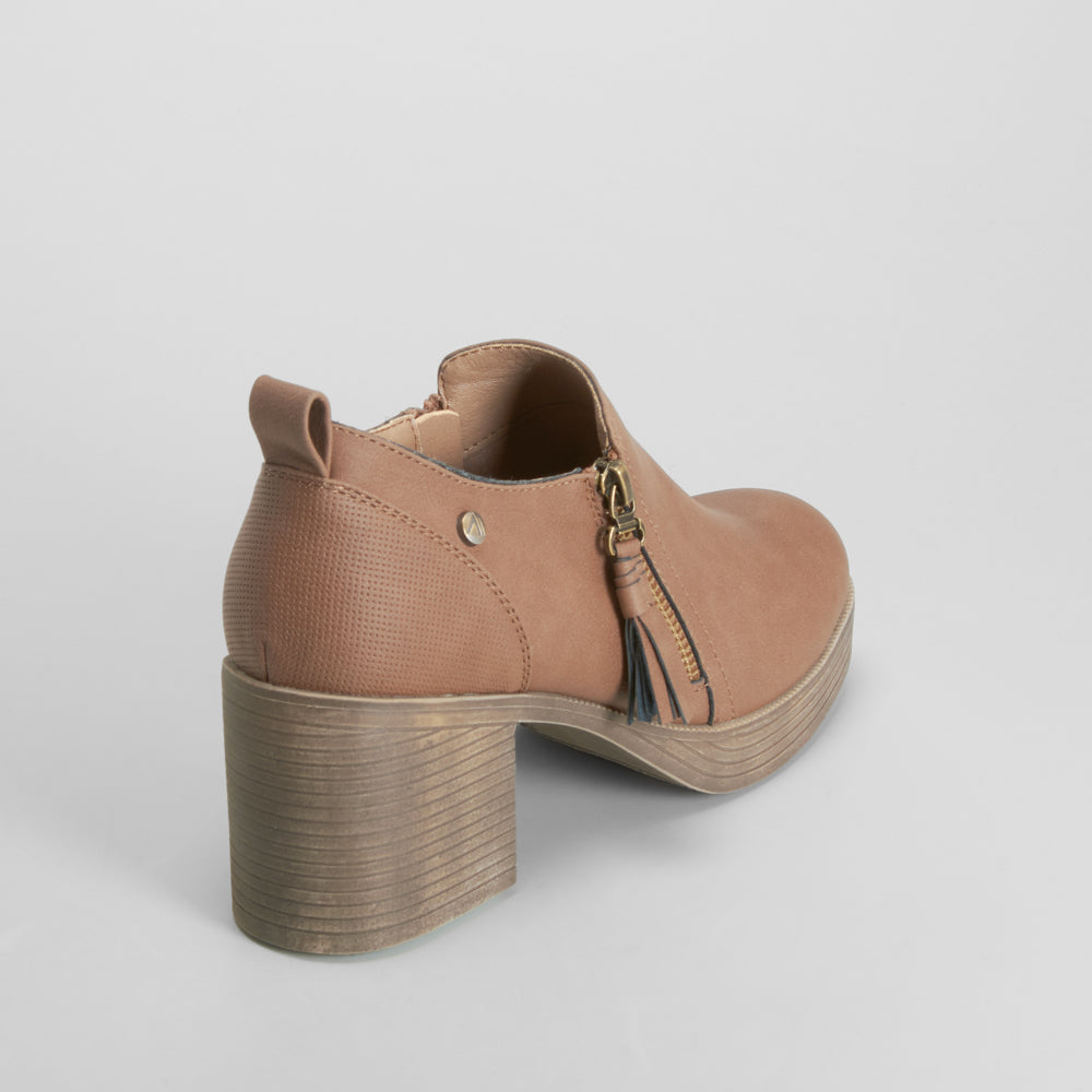 Zapato tacón marrón cremallera SENDA ROAD