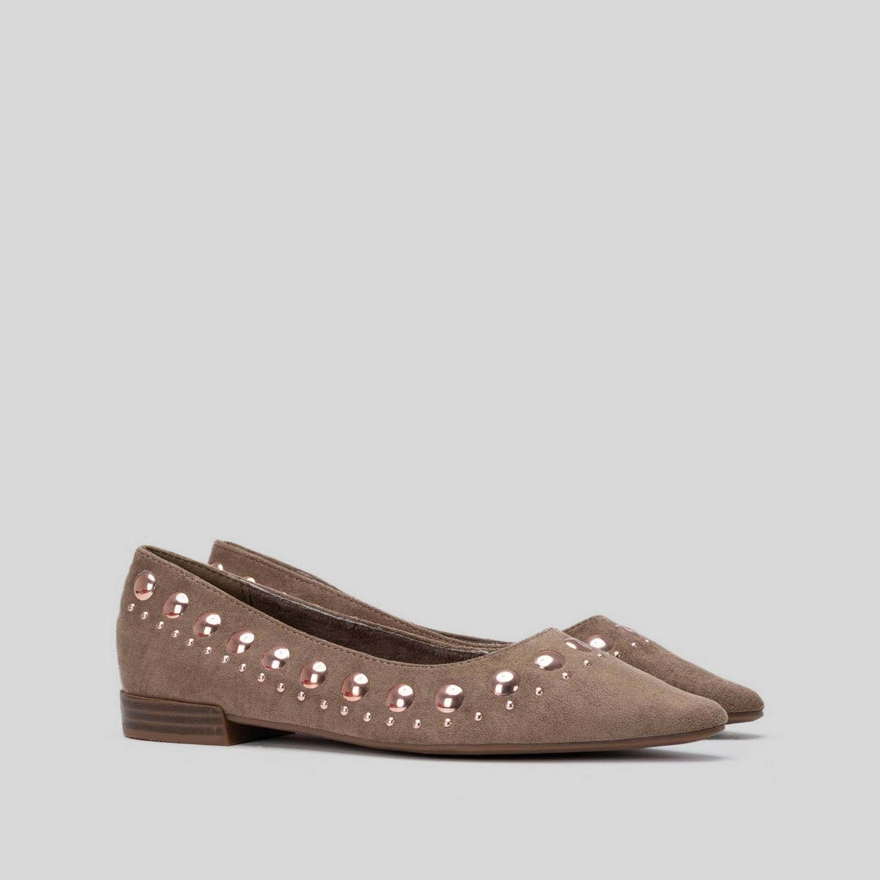 Bailarina tachas marrón PITILLOS