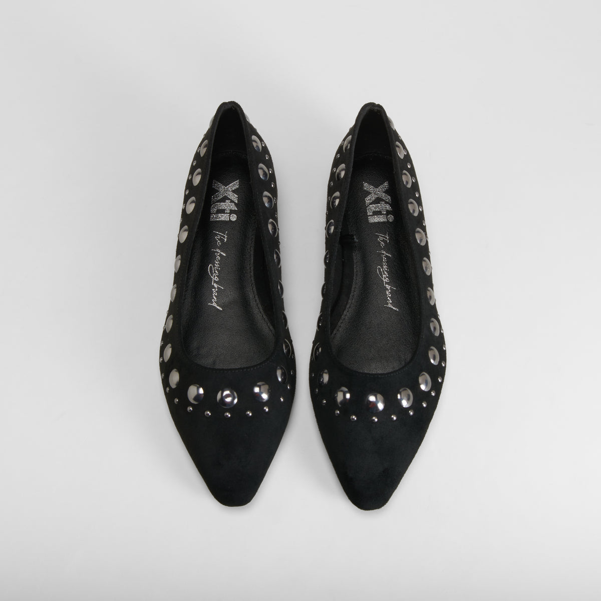 Bailarina tachuelas negra XTI