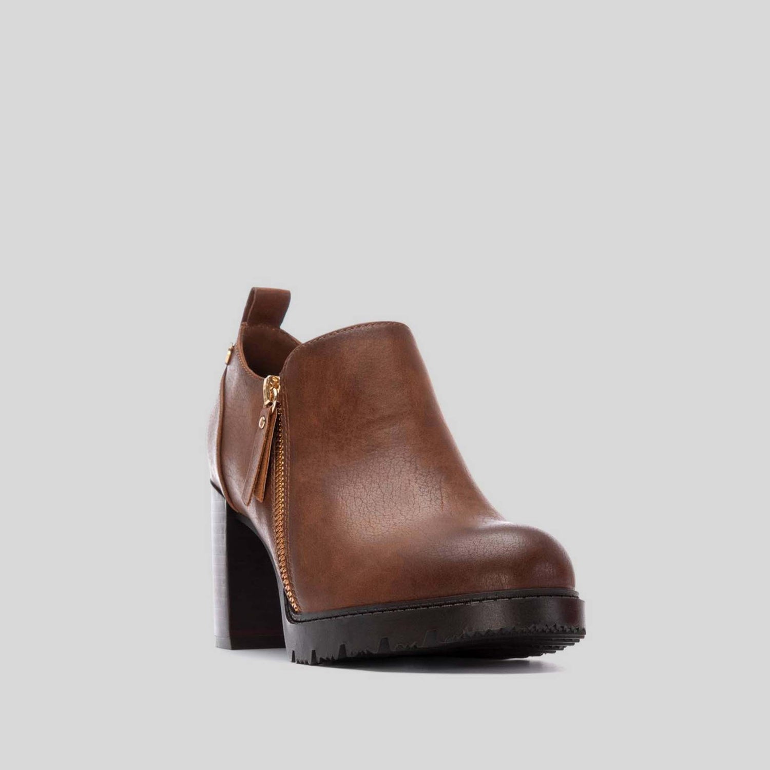 Zapato tacón alto cremallera marrón XTI