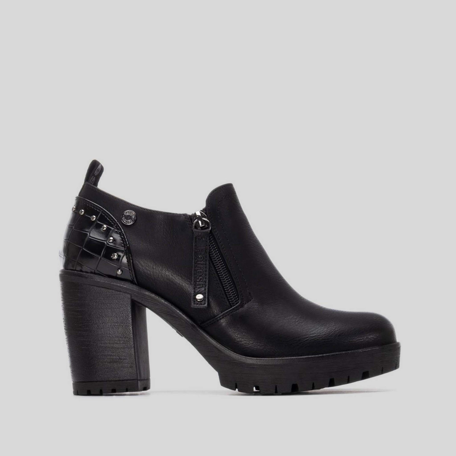 Zapato tacón alto tachas negro REFRESH