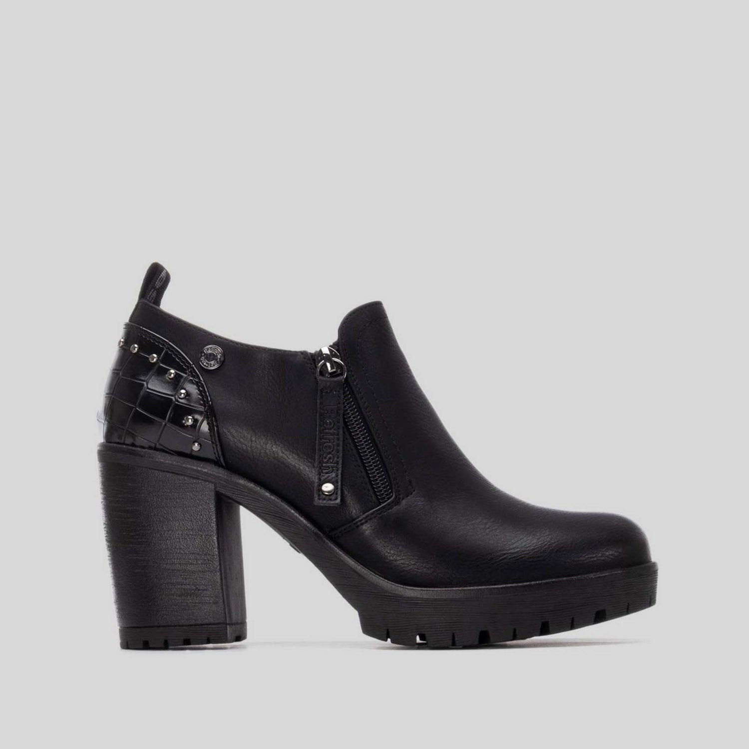 Zapato tacón alto tachas negro REFRESH
