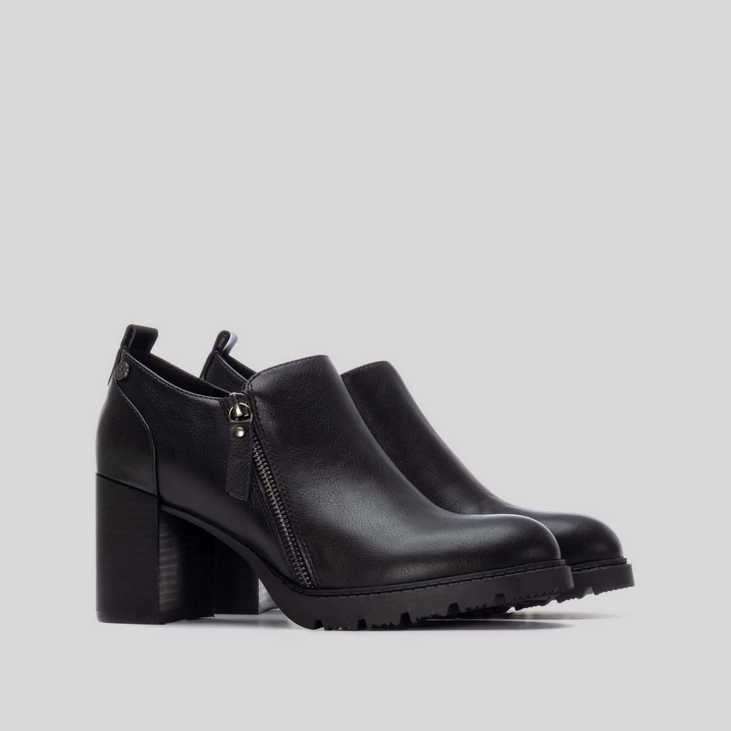 Zapato tacón alto cremallera negro XTI