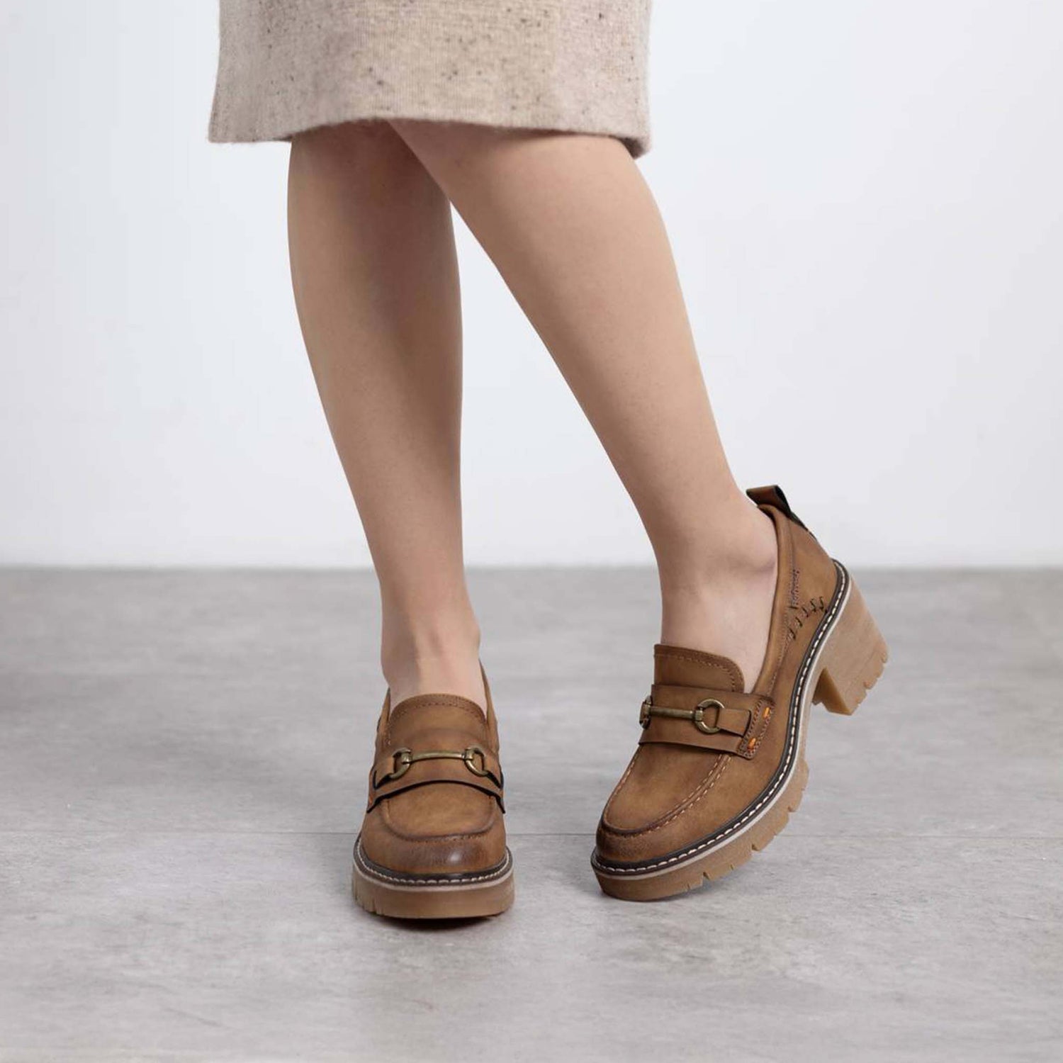 Mocasín tacón ancho marrón REFRESH