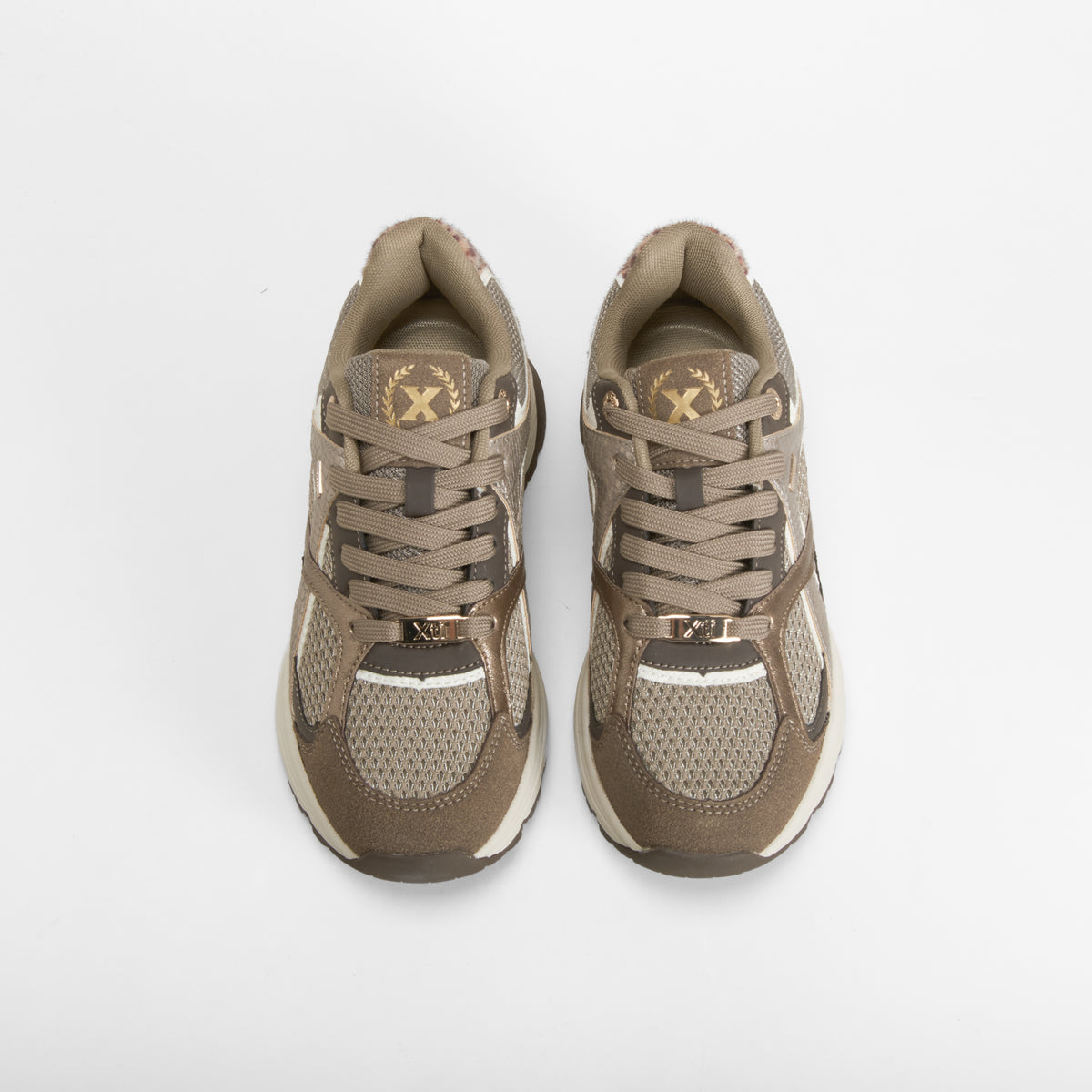 Zapatilla sneaker cuña marrón XTI