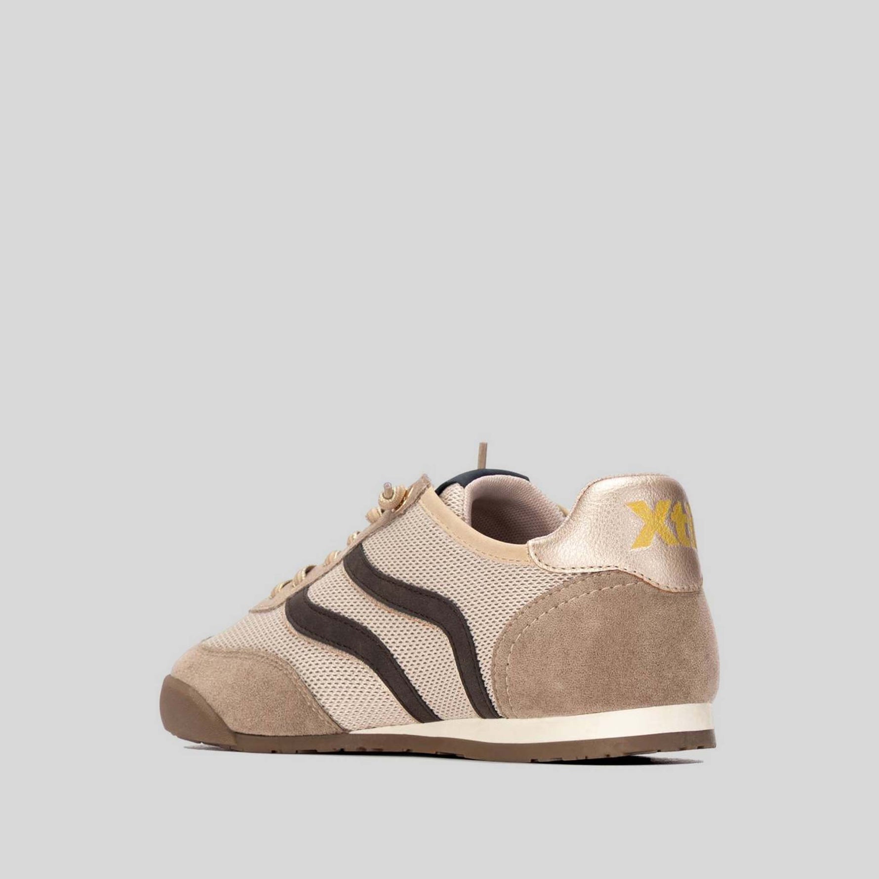 Zapatilla casual bimaterial beige XTI