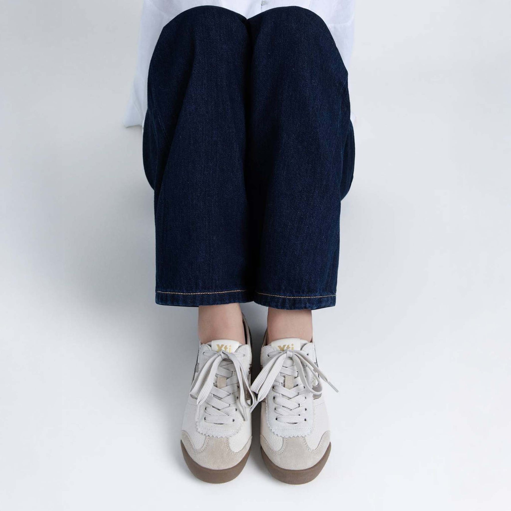 Sneaker plana beige XTI