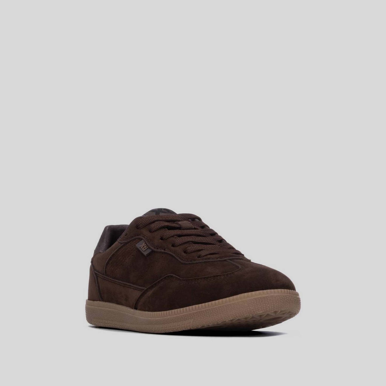 Sneaker suela caramelo marrón oscuro XTI