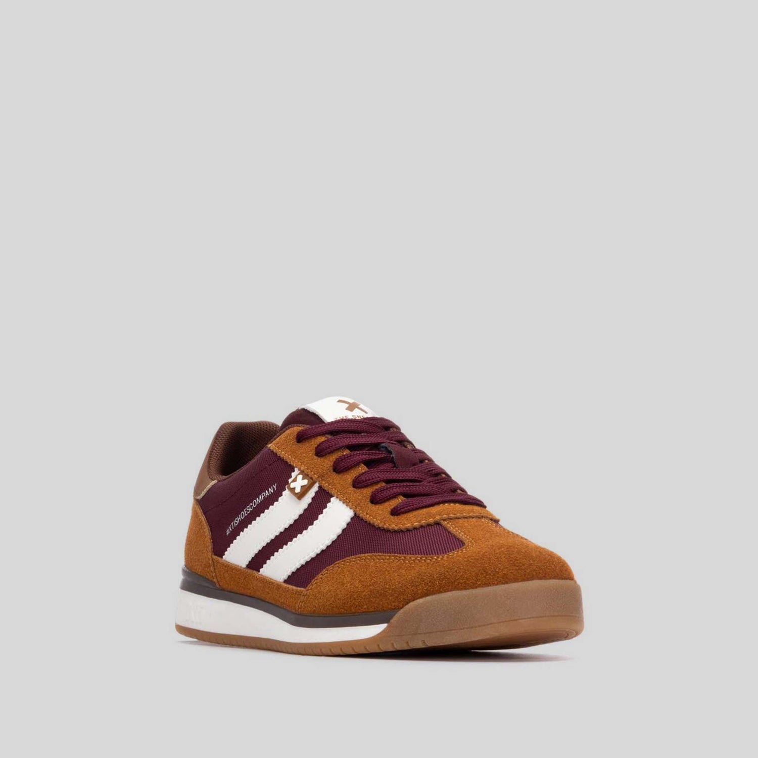 Zapatilla sneaker retro marrón XTI